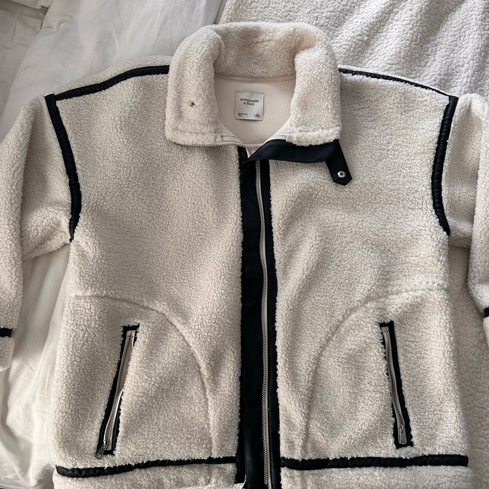 Abercrombie & Fitch Cream Sherpa-Lined Pullover
